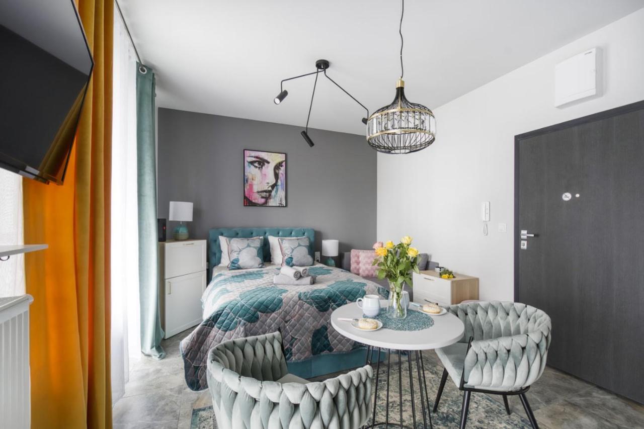 Apartamenty Metropark Krzemieniecka-Lux Varşovia Exterior foto